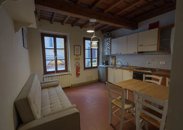 Traditional Florentine 1BR apartment close to Piazza Santa Croce